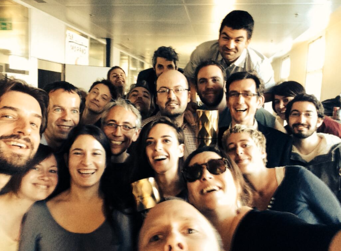 Médias (sociaux): mettre un visage sur les rédactions romandes grâce au “selfie”